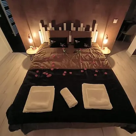 Love Room - Amour Chic Et Intime Montbrison Exterior photo